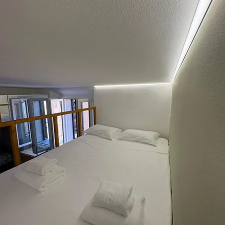 Apartment Porta Romana Chic Nest - Monolocale Moderno Nel Cuore Di